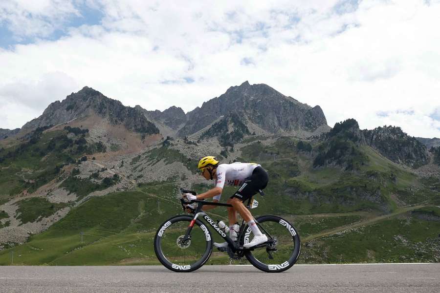 Marc Soler in action for Team Emirates