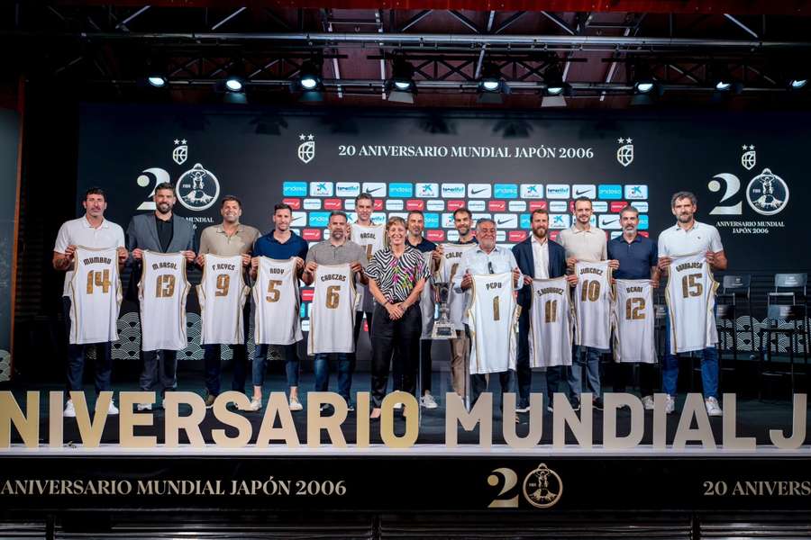 Campeões do mundo com Espanha no Japão, 20 anos depois Campeões do mundo com Espanha no Japão, 20 anos depois