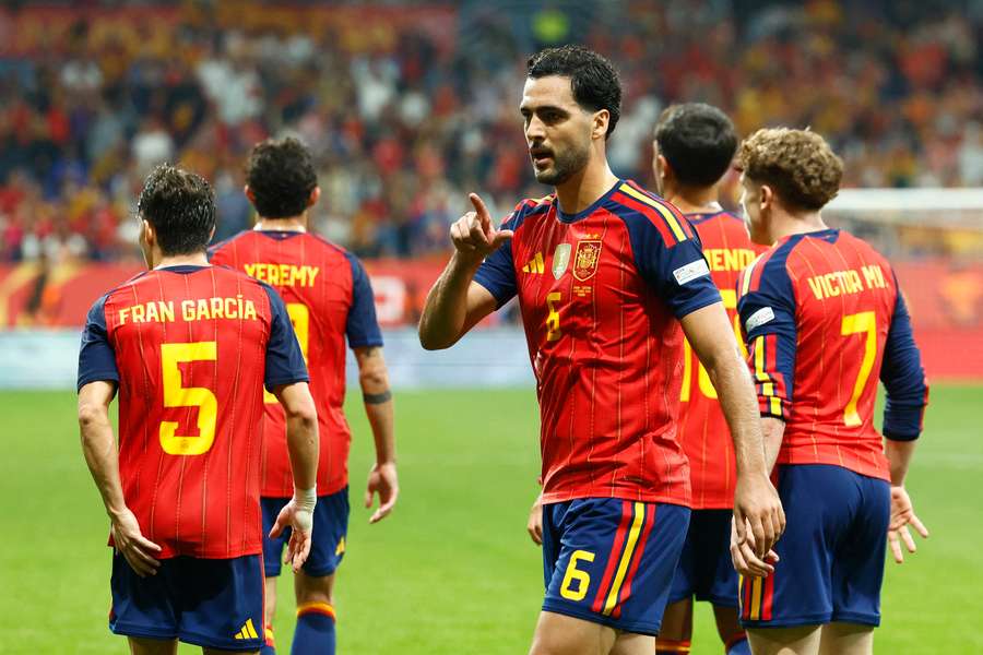 Mikel Merino festeggia il gol contro la Repubblica Ceca