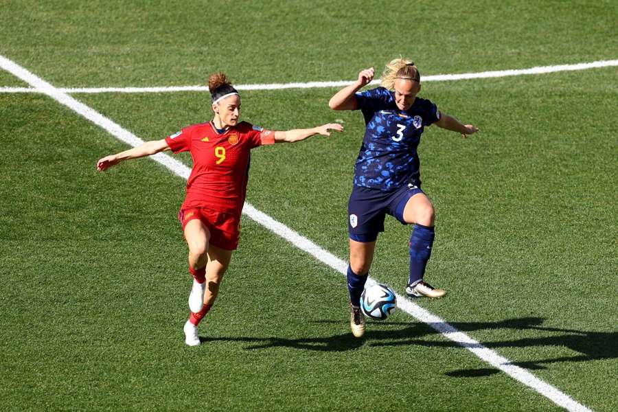 Van der Gragt's mind-bogglingly obvious handball in the 81st minute led to Spain's first goal