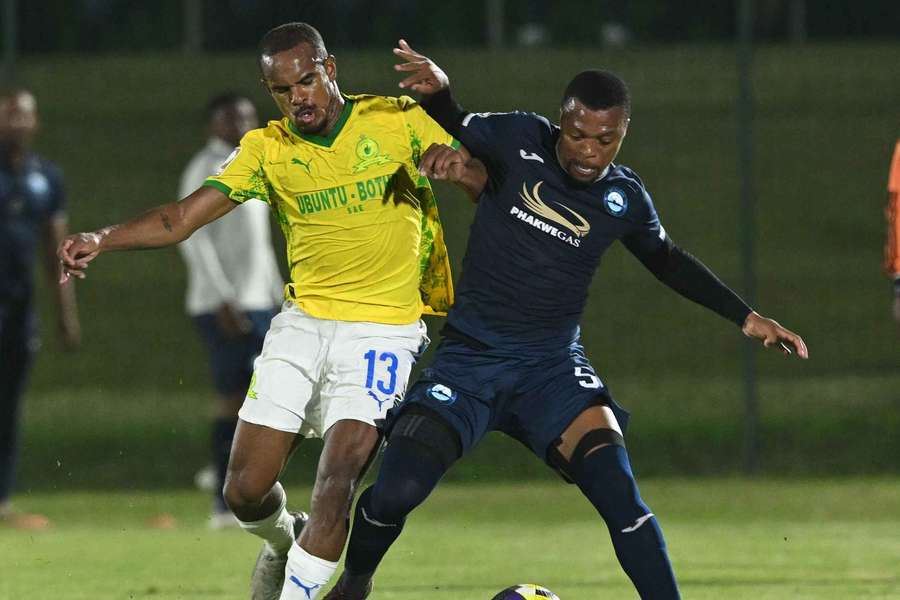 Mamelodi Sundowns were held to a second successive draw at Richards Bay on Sunday.