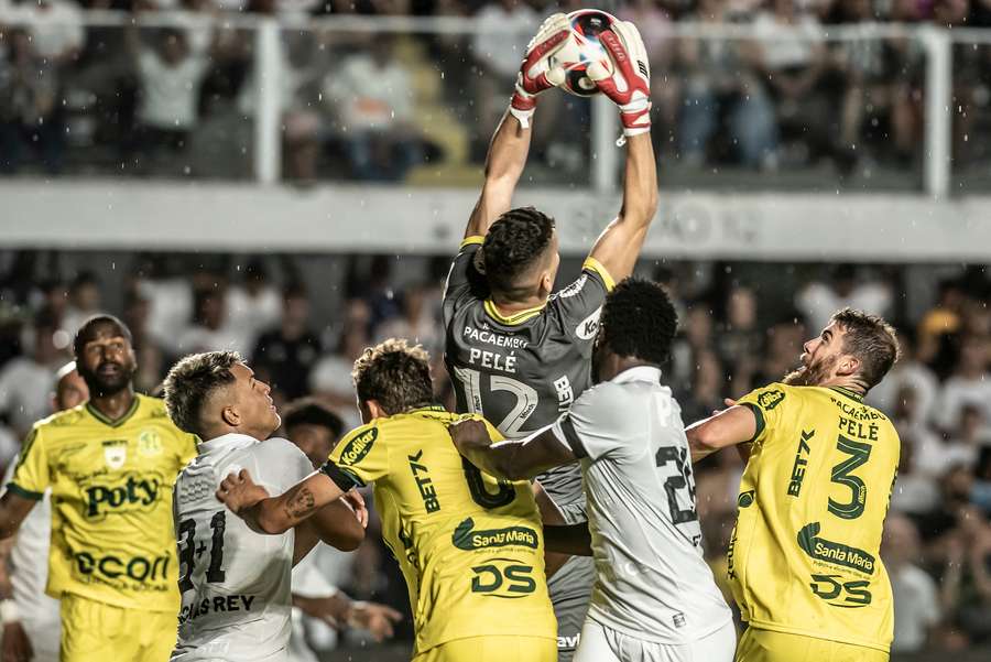 No Paulistão deste ano, o Peixe venceu por 2 a 1 No Paulistão deste ano, o Peixe venceu por 2 a 1