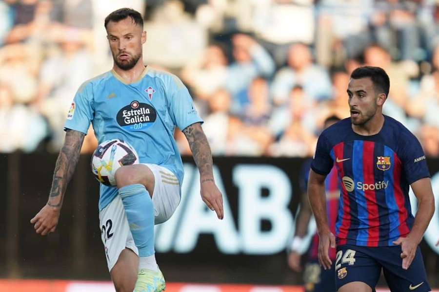 Seferovic em ação contra o Barcelona