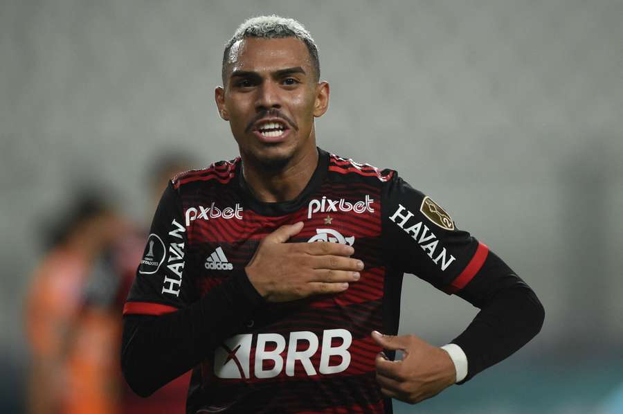 Matheuzinho fez mais de 150 jogos pelo Flamengo Matheuzinho fez mais de 150 jogos pelo Flamengo
