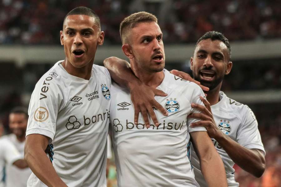 Bruno Uvini fez o gol decisivo contra o Athletico-PR em Curitiba