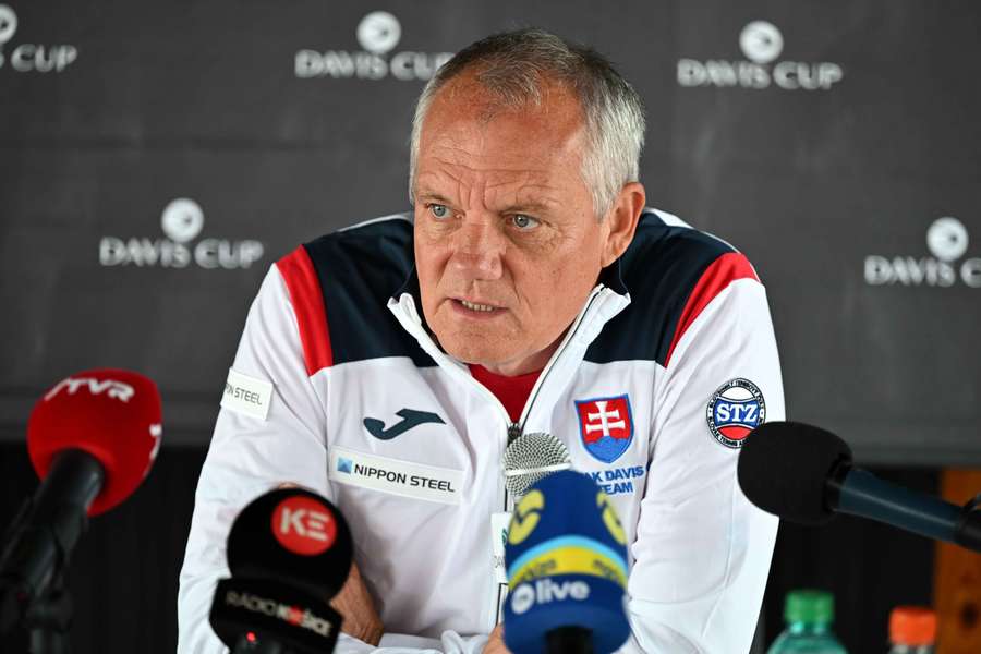 Kapitán slovenského výberu Tibor Tóth. Kapitán slovenského výberu Tibor Tóth.