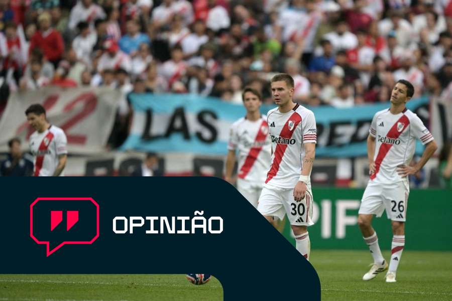 Mastantuono e companheiros do River desanimados após um golo do Inter