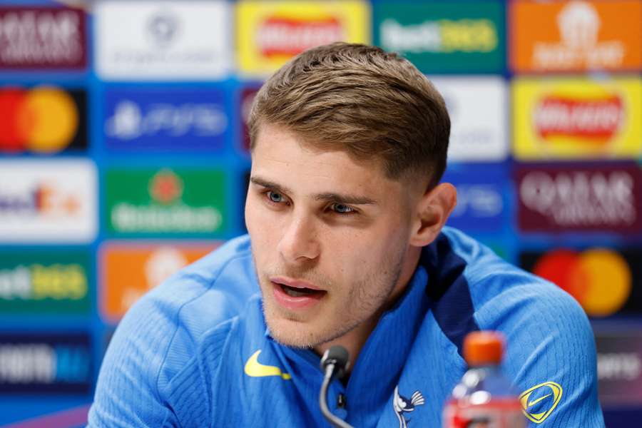 Van de Ven insists it's 'nonsense' to say players don't care about Spurs' plight