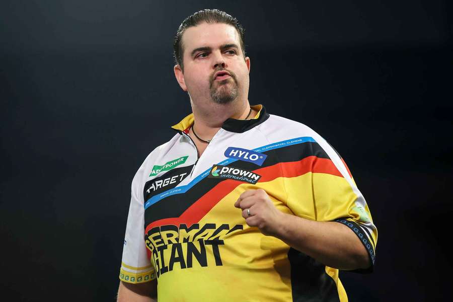 Gabriel Clemens steht in Runde 3.