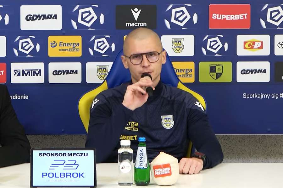 Dawid Szwarga wzburzony po derbach: "Pierwszoplanową postacią była osoba spoza Arki i Lechii" Dawid Szwarga wzburzony po derbach: "Pierwszoplanową postacią była osoba spoza Arki i Lechii"