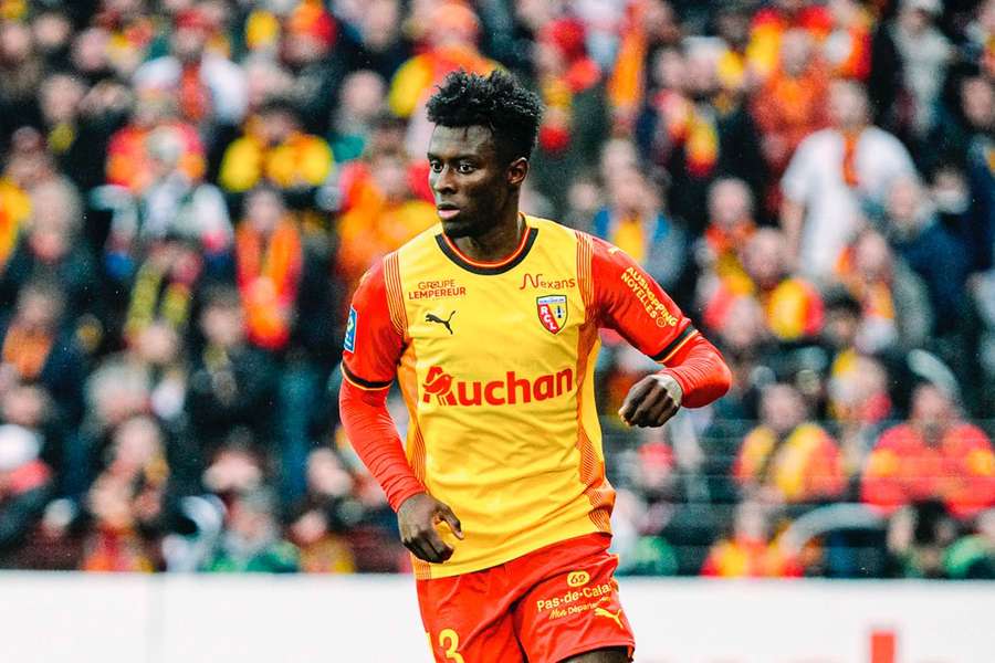 Spartu by mohl posílit Jhoanner Chávez.