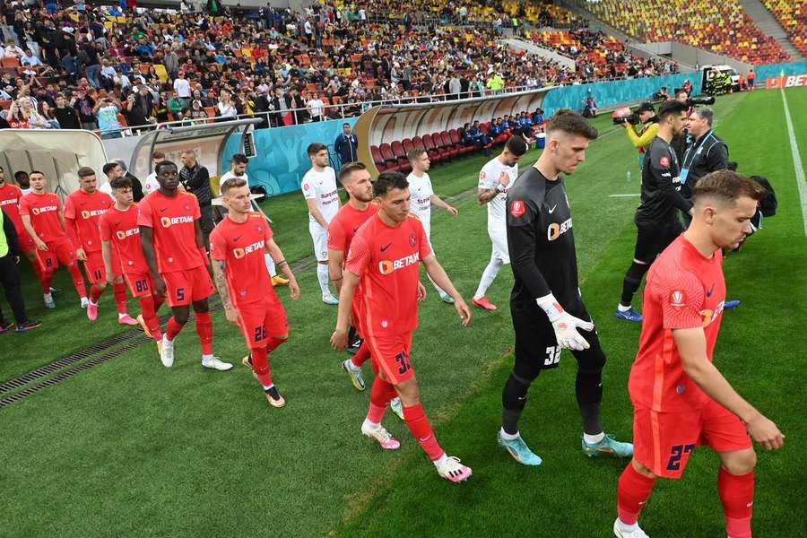 FCSB în meciul cu Rapid din play-off