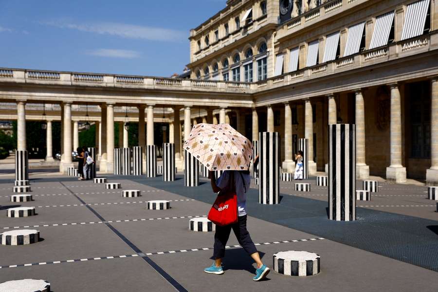 Paris está a ser atingida por uma onda de calor 