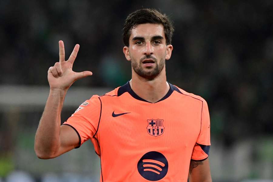 Ferran Torres fez três gols em Betis 3x5 Barcelona