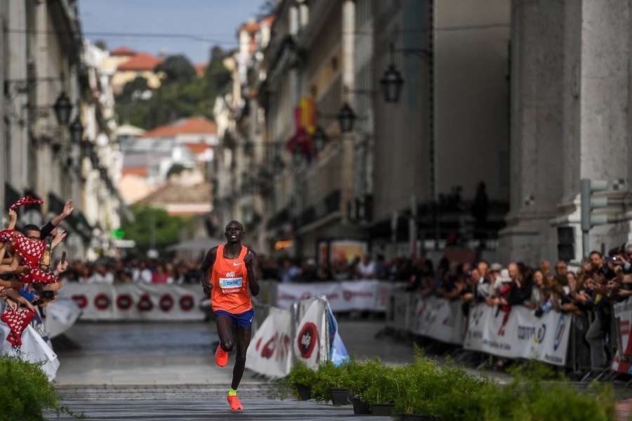 Justus Kipkosgei Kimutai na maratona de Lisboa em 2018