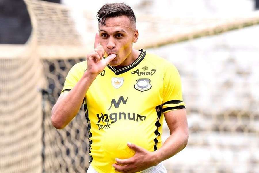 Léo Jabá ao serviço do São Bernardo