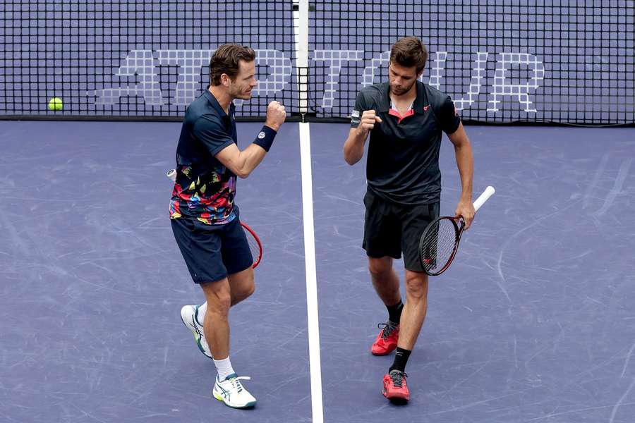 Koolhof en zijn dubbelpartner Mektic wonnen de eerste ronde in drie sets