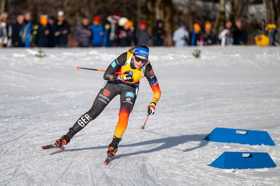 Franziska Preuß fährt in Oberhof im Gelben Trikot
