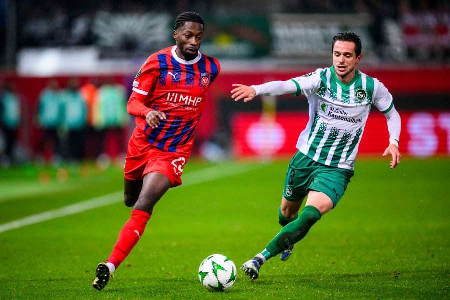 Persiguiendo a Traoré con el Saint Gallen en un duelo ante el Heidenheim