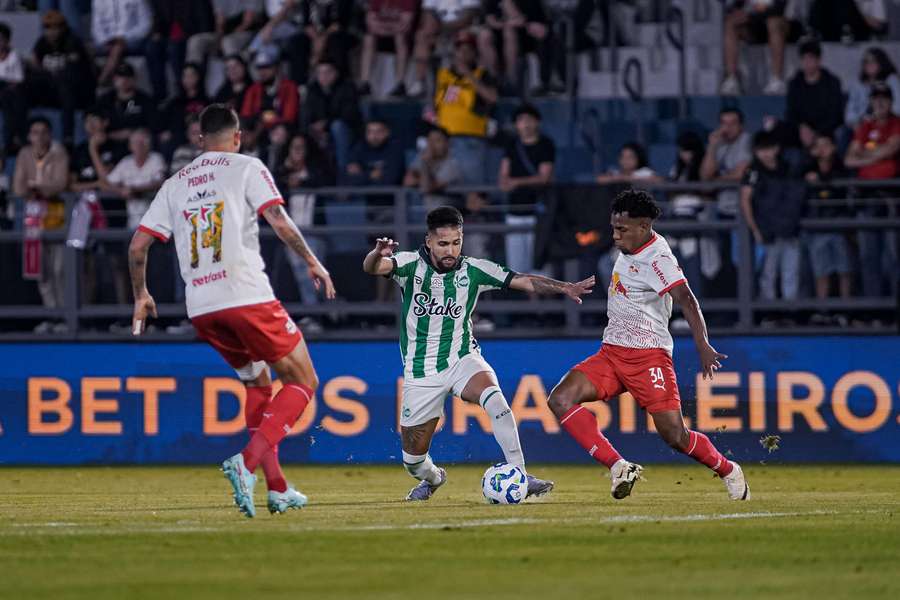 Bragantino chegou aos mesmos 20 pontos do 3° colocado Cruzeiro Bragantino chegou aos mesmos 20 pontos do 3° colocado Cruzeiro