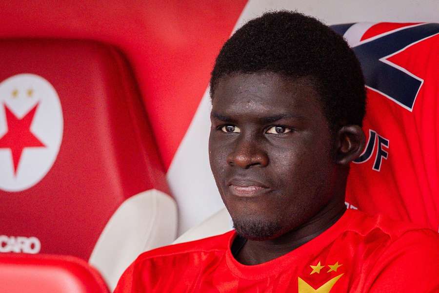 Diouf už vyhlíží přestup na věhlasnější adresu.