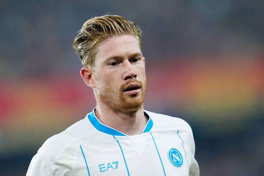 'Muy lejos de mi nivel' - De Bruyne opina sobre Fernandez ante rumores de sucesor en el Man City