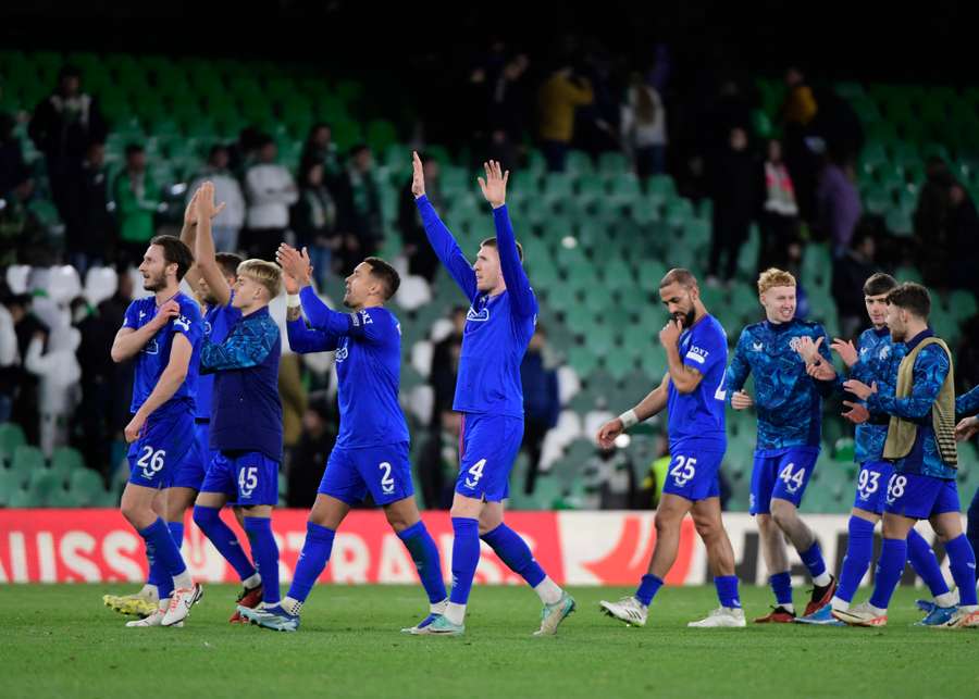 Rangers applaud their supporters at full-time