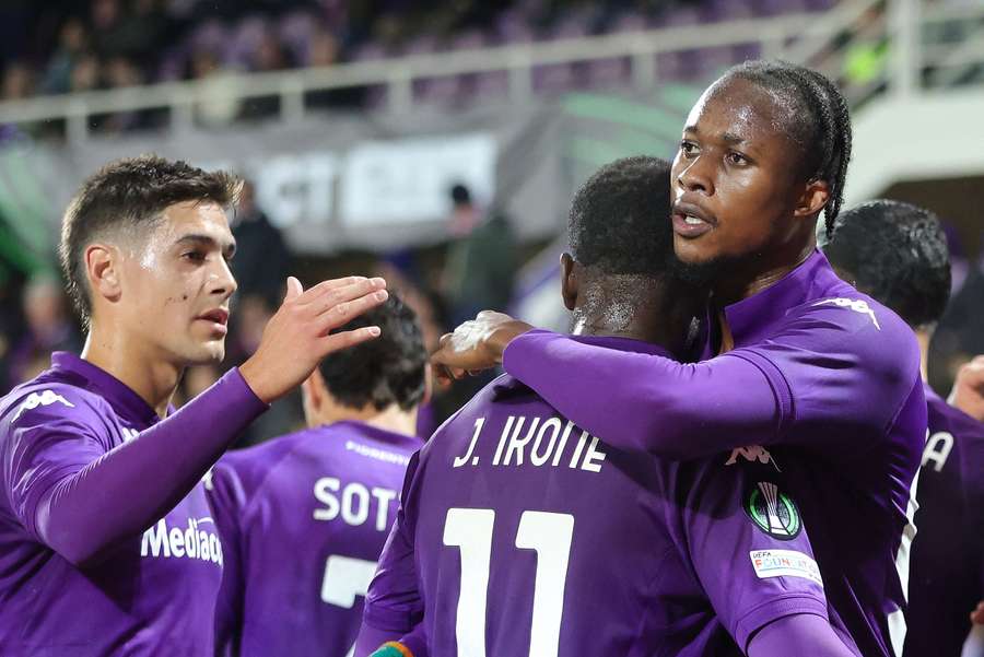 Christian Kouamé esulta per il gol al Paphos