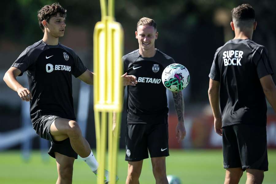 Nuno Santos elegeu Eduardo Quaresma como o mais bem-humorado do plantel