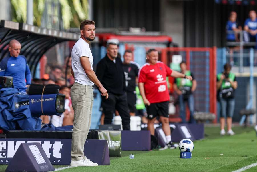 Gliwice, 20.09.2026. Trener Piasta Gliwice Daniel Myśliwiec podczas meczu 9. kolejki piłkarskiej Ekstraklasy z Pogonią Szczecin Gliwice, 20.09.2026. Trener Piasta Gliwice Daniel Myśliwiec podczas meczu 9. kolejki piłkarskiej Ekstraklasy z Pogonią Szczecin