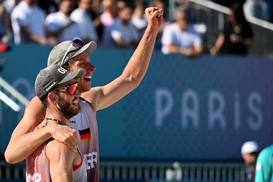 Nils Ehlers (h.) und Clemens Wickler schreiben in Paris ihr ganz eigenes Olympia-Märchen.