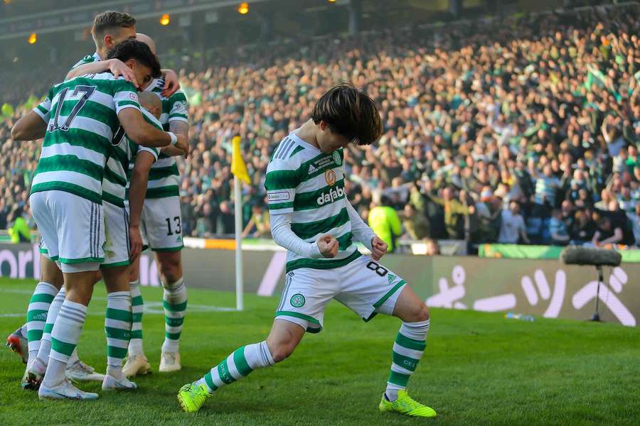 Celtic Glasgow bejubelt den zweiten Treffer von Furuhashi