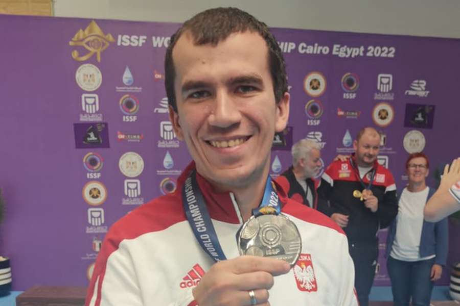 Tomasz Bartnik wystrzelał podwójne srebro i kwalifikację olimpijską w Kairze