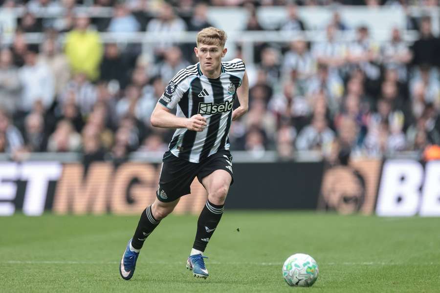 Newcastle's Lewis Hall during the match against Sunderland