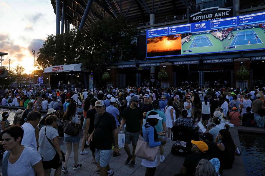 US Open fortsætter med tennis om natten trods hård kritik