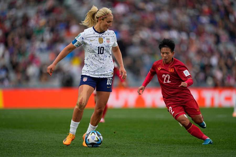 Die USA konnten Vietnam souverän mit 3:0 schlagen, Lindsay Horan (links) erzielte das letzte Tor. 