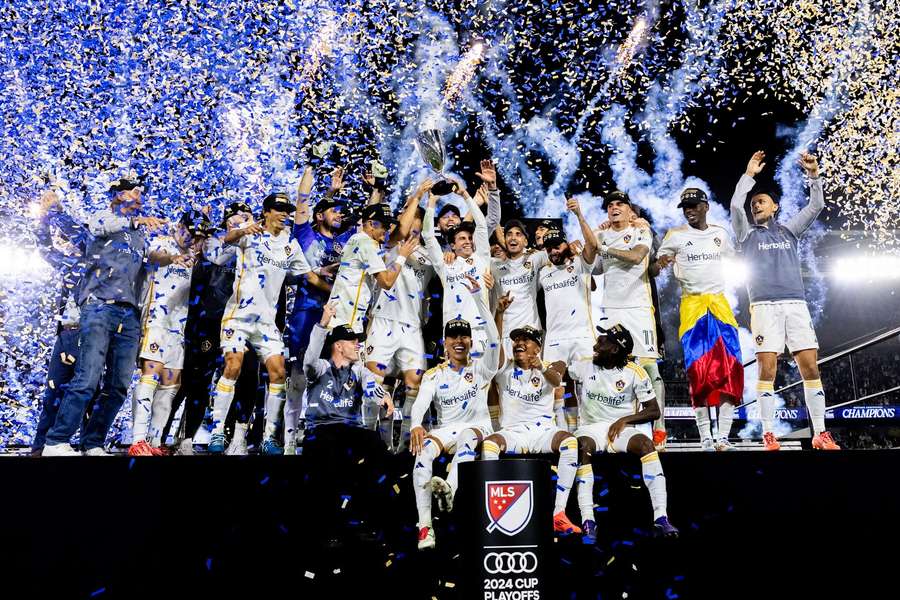 Galaxy celebra a conquista da Conferência Oeste após vitória sobre o Seattle Sounders