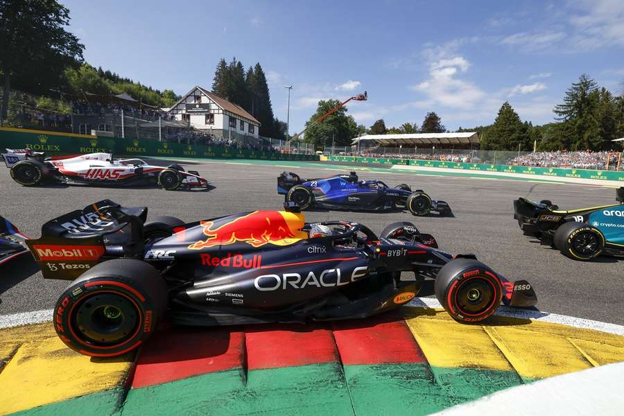Dozvuky Grand Prix Belgie: Přehlídka Red Bullu i připomínka památného manévru