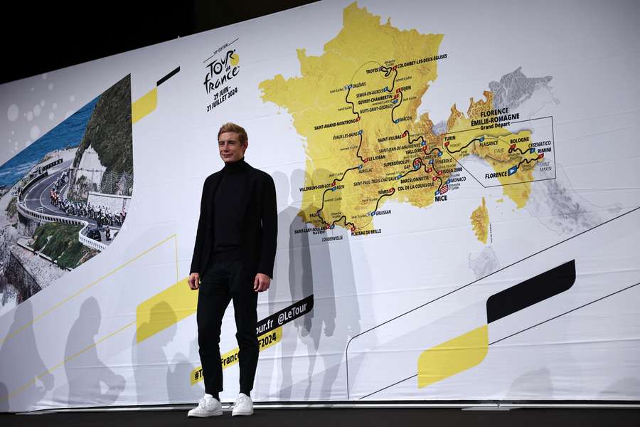 Jonas Vingegaard lo scorso autunno alla presentazione del eprcors del Tour 2024