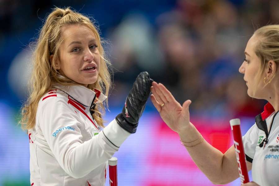 Danske kvinder bider godt fra sig i svær åbningskamp på EM i Curling