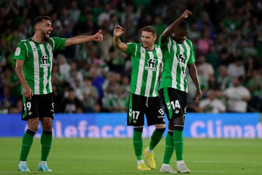 William Carvalho scored an unlikely brace for Betis
