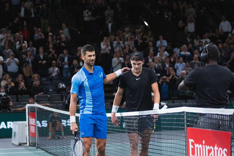 Holger Rune mødte forleden Novak Djokovic for fjerde gang i karrieren. Søndag mødes de igen.