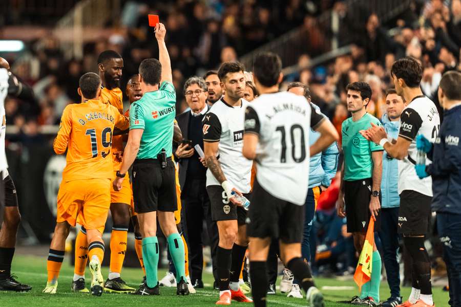 Vinicius a reçu un carton rouge lors du match contre Valence.