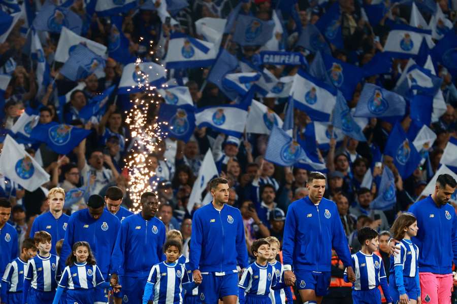 Diogo Costa, Bednarek, Kiwior, Froholdt e Alberto Costa foram os dragões escolhidos