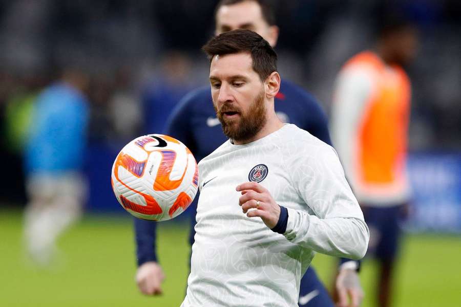 Lionel Messi doznał urazu uda podczas meczu Pucharu Francji przeciwko Marsylli. 