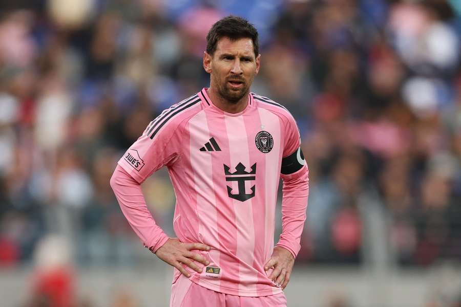 Messi está a um passo dos 900 gols
