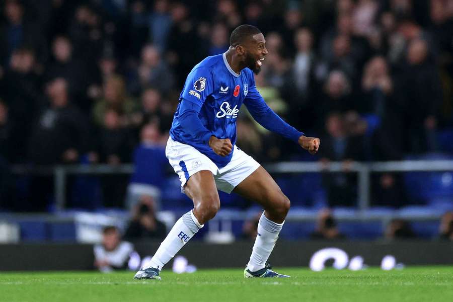 Beto celebrates scoring Everton's equalising goal in injury time