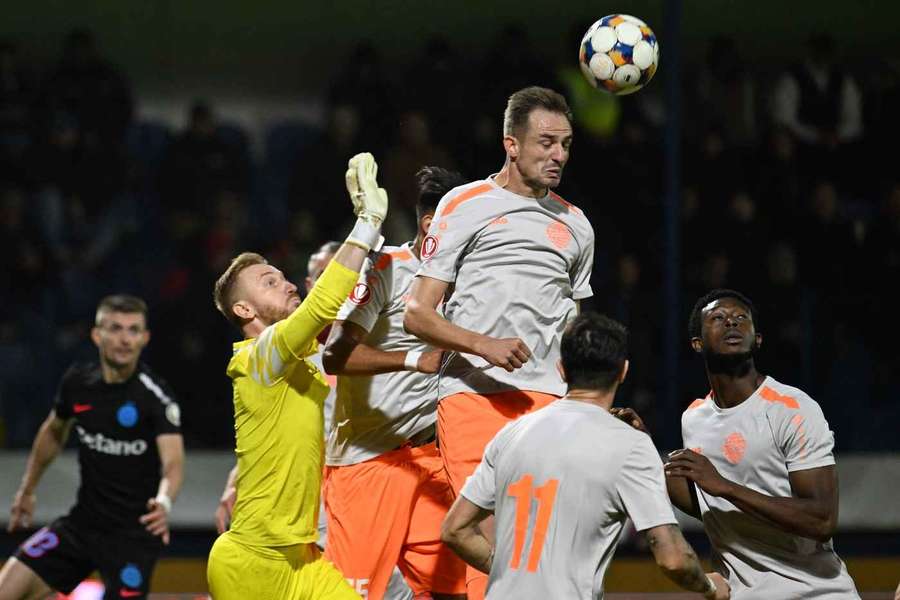 Metaloglobus în meciul cu FCSB