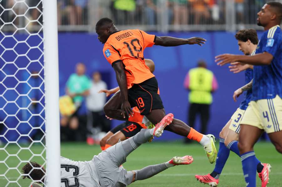 Il momento del gol di Brobbey Il momento del gol di Brobbey