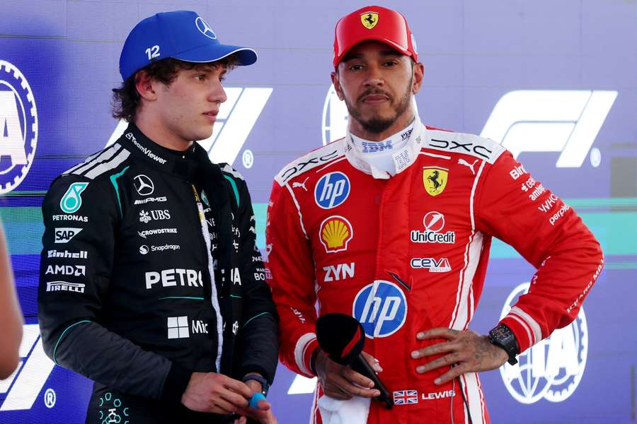Antonelli (l.) und Hamilton (r.) liefern sich einen spannenden Zweikampf